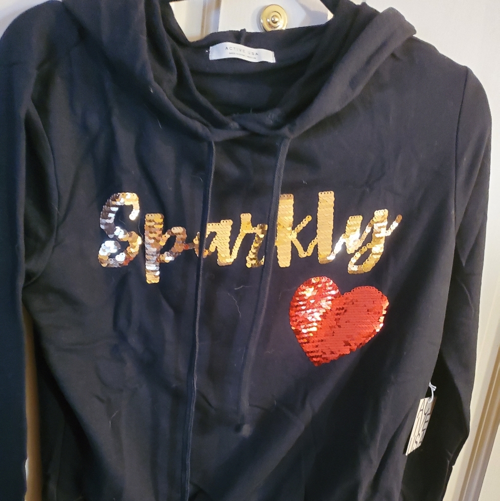 NWT Active USA Sz Small Sweatshirt